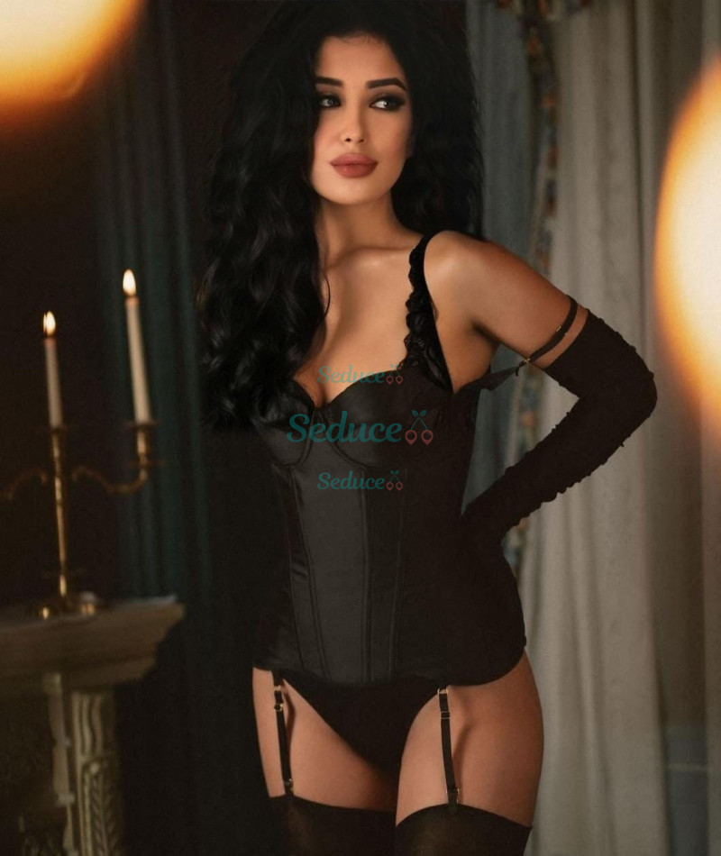 Photo escort girl Zarina: the best escort service