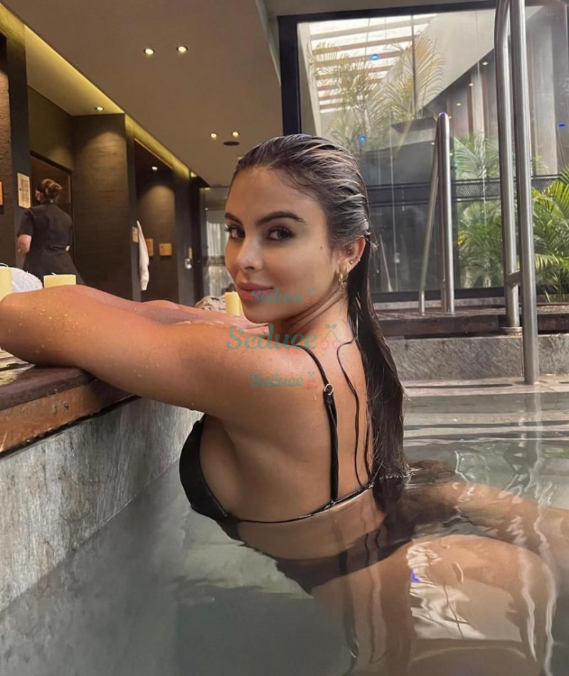 Photo escort girl Alba: the best escort service