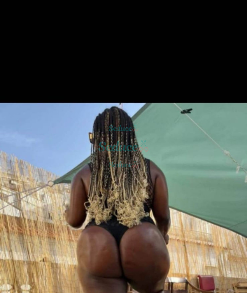 Photo escort girl Laryssa: the best escort service