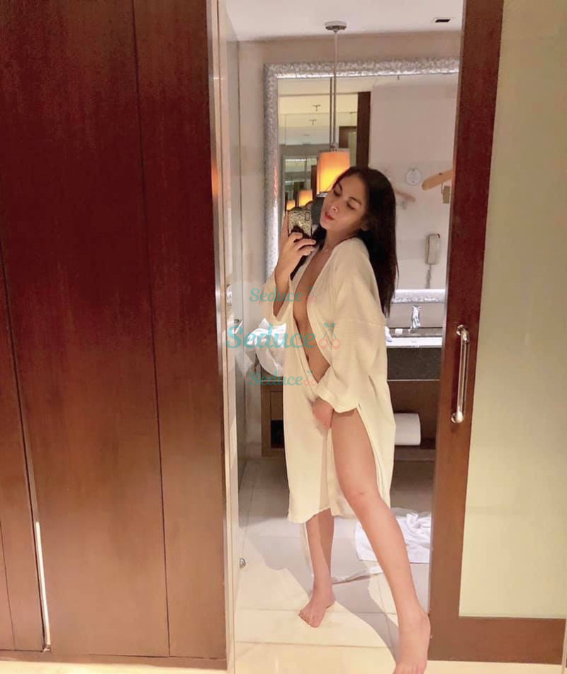 Photo escort girl SophiaLee: the best escort service