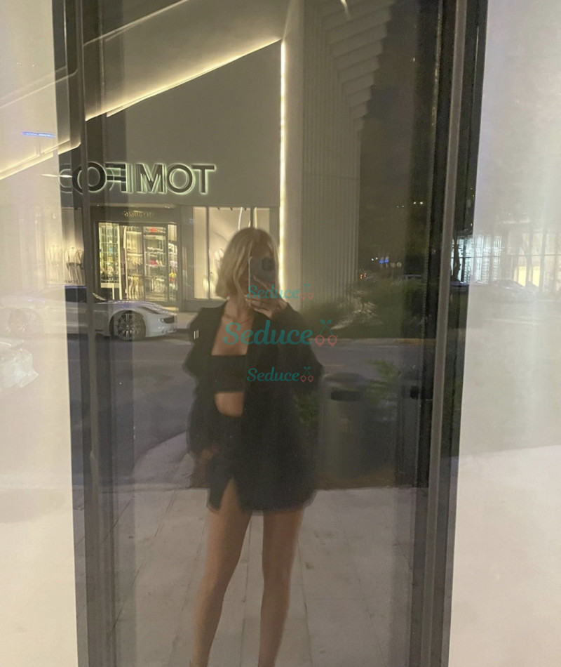 Photo escort girl Wednesday : the best escort service