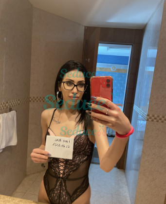 Photo escort girl alisse: the best escort service
