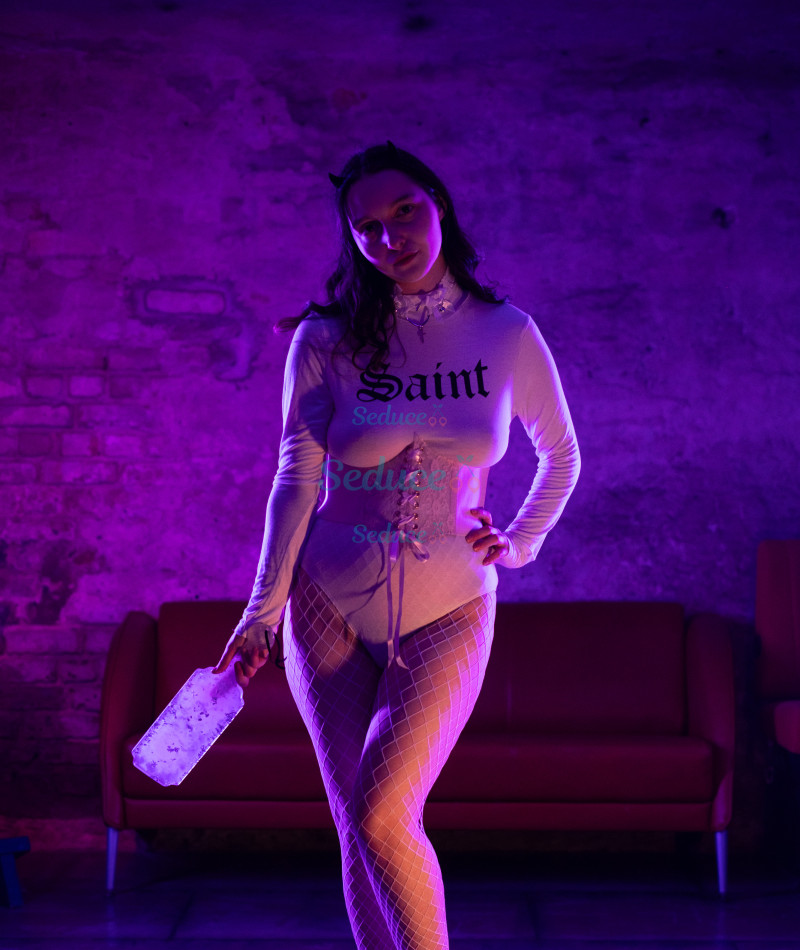 Photo escort girl Madam Lira : the best escort service