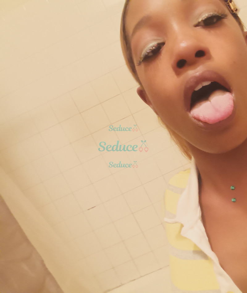 Photo escort girl Harlee: the best escort service