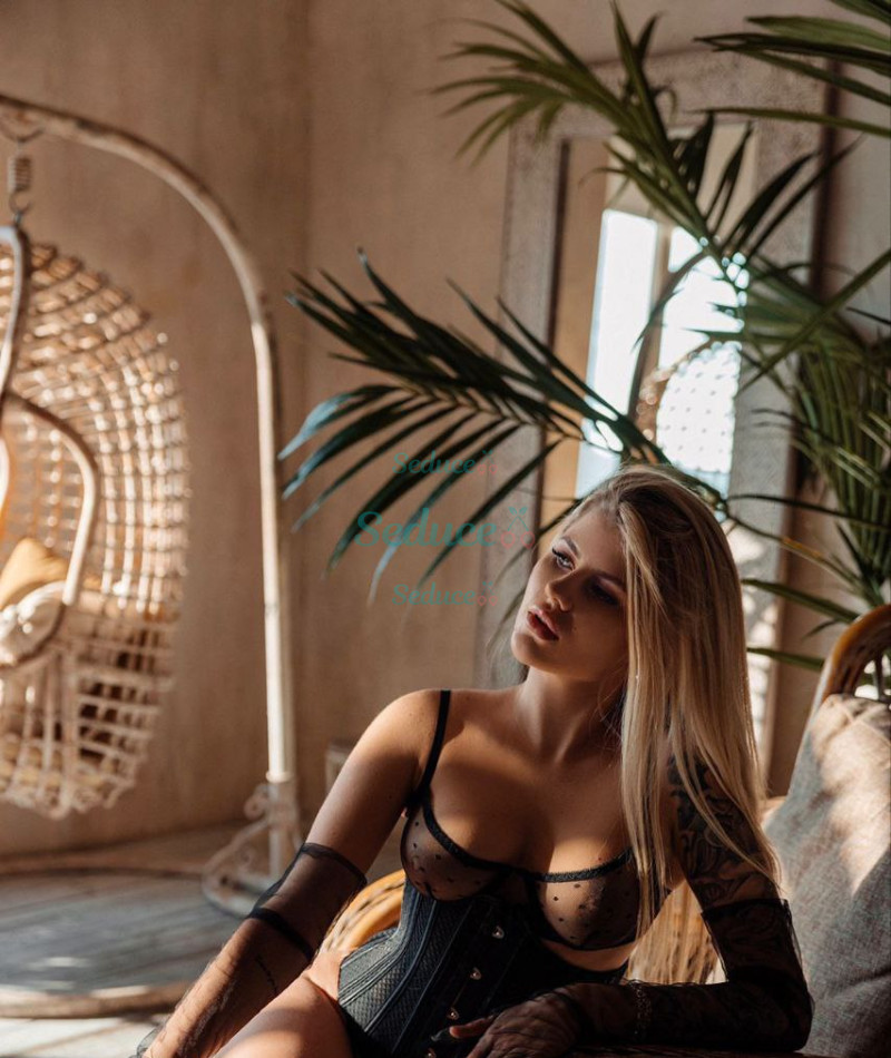 Photo escort girl Oksana: the best escort service
