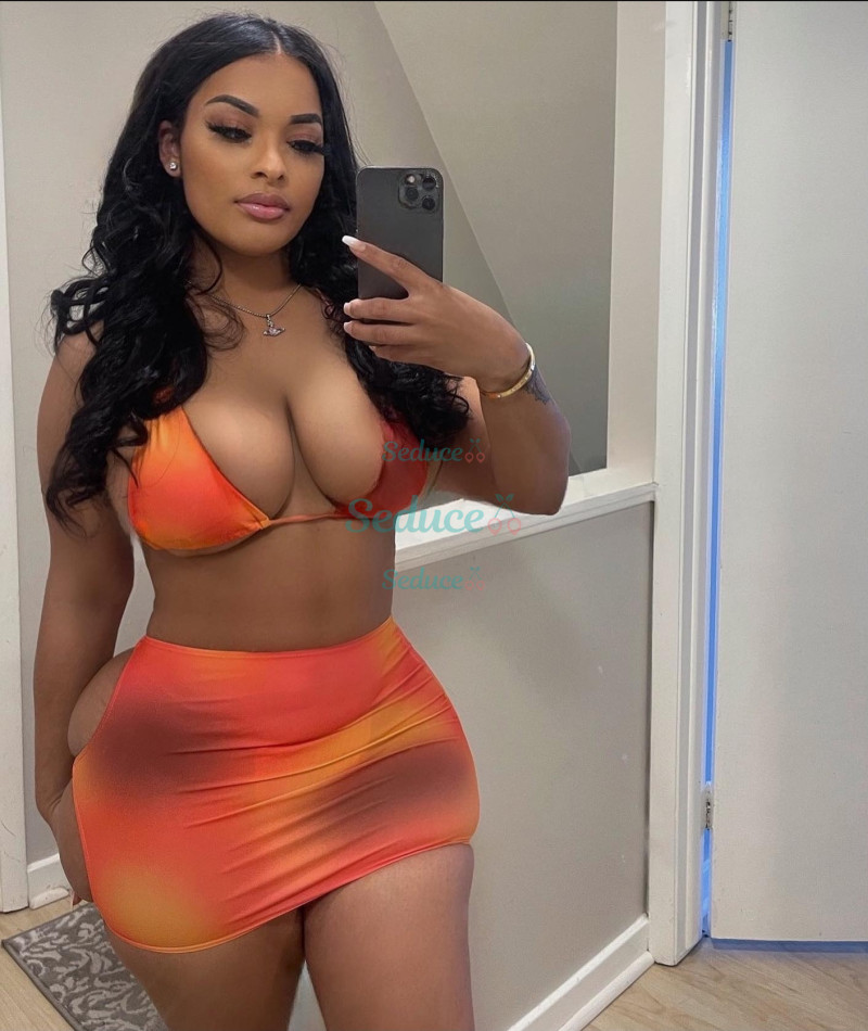 Photo escort girl Praise Collins : the best escort service