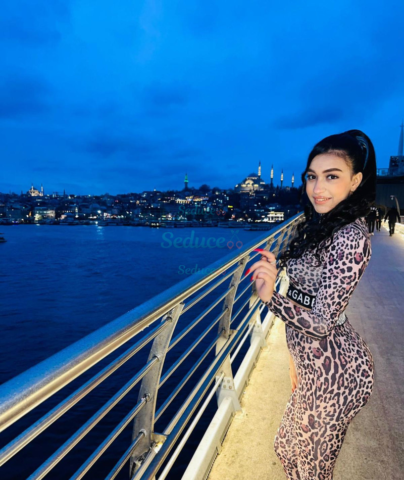 Photo escort girl SARA: the best escort service