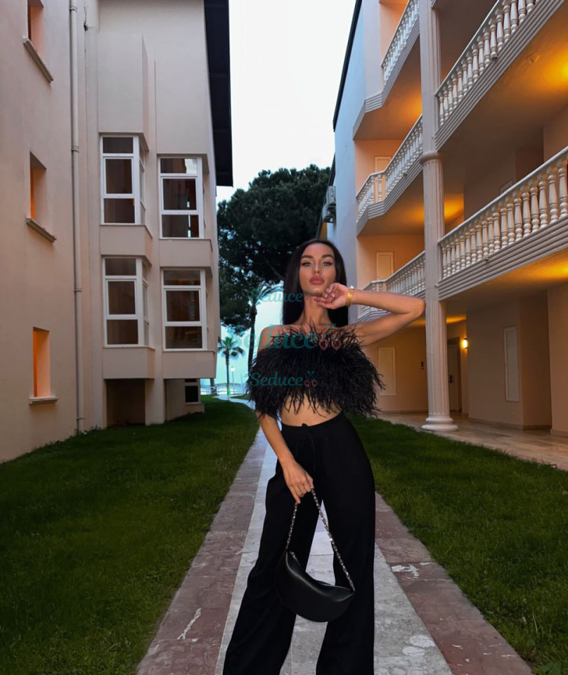 Photo escort girl Taya: the best escort service