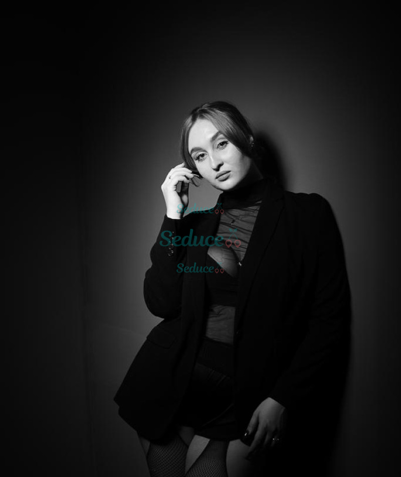 Photo escort girl Vitalina: the best escort service