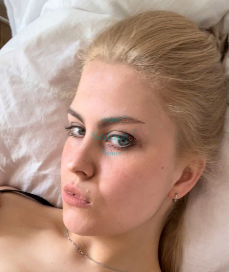 Photo escort girl Regina: the best escort service