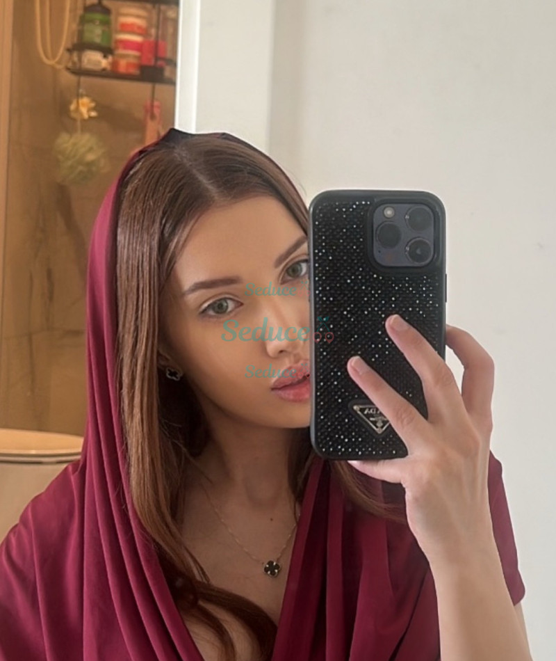 Photo escort girl Peloo: the best escort service