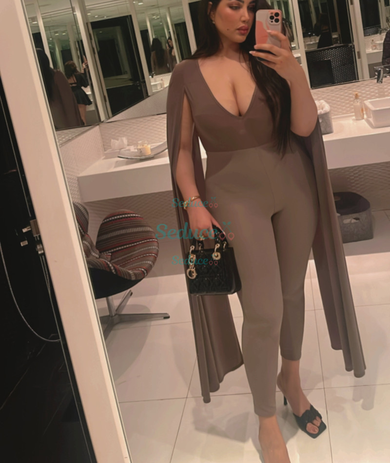 Photo escort girl Almas: the best escort service