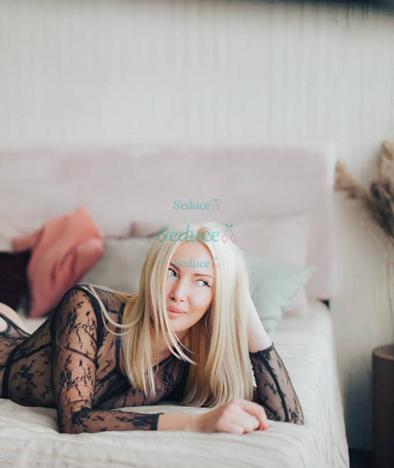Photo escort girl Aleksa: the best escort service