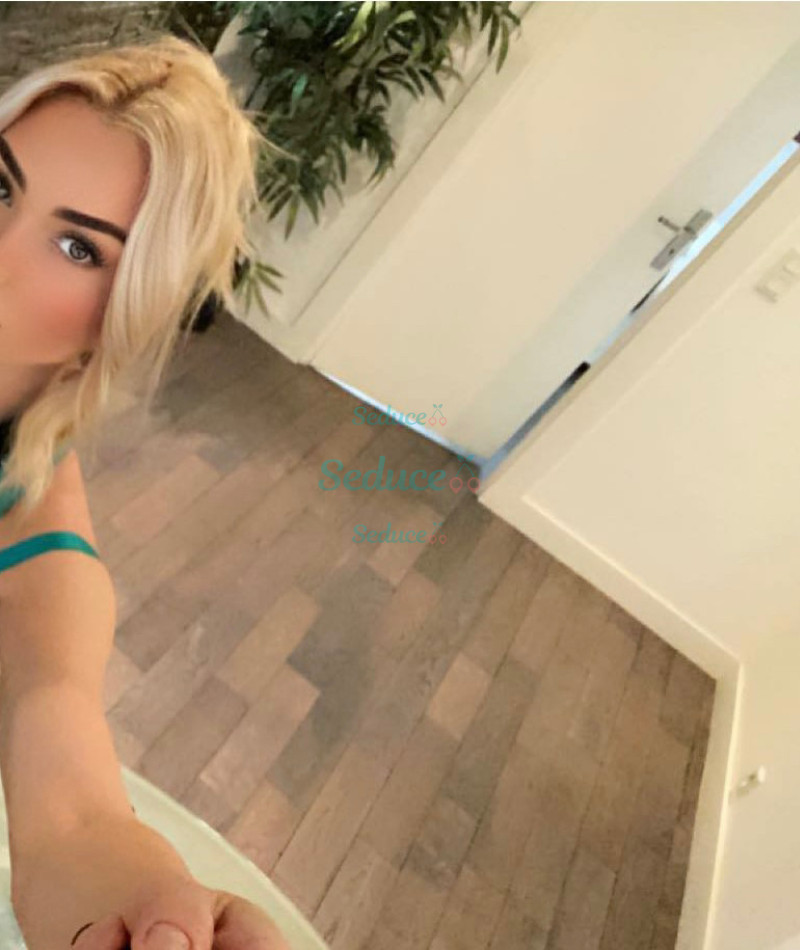 Photo escort girl Emma : the best escort service