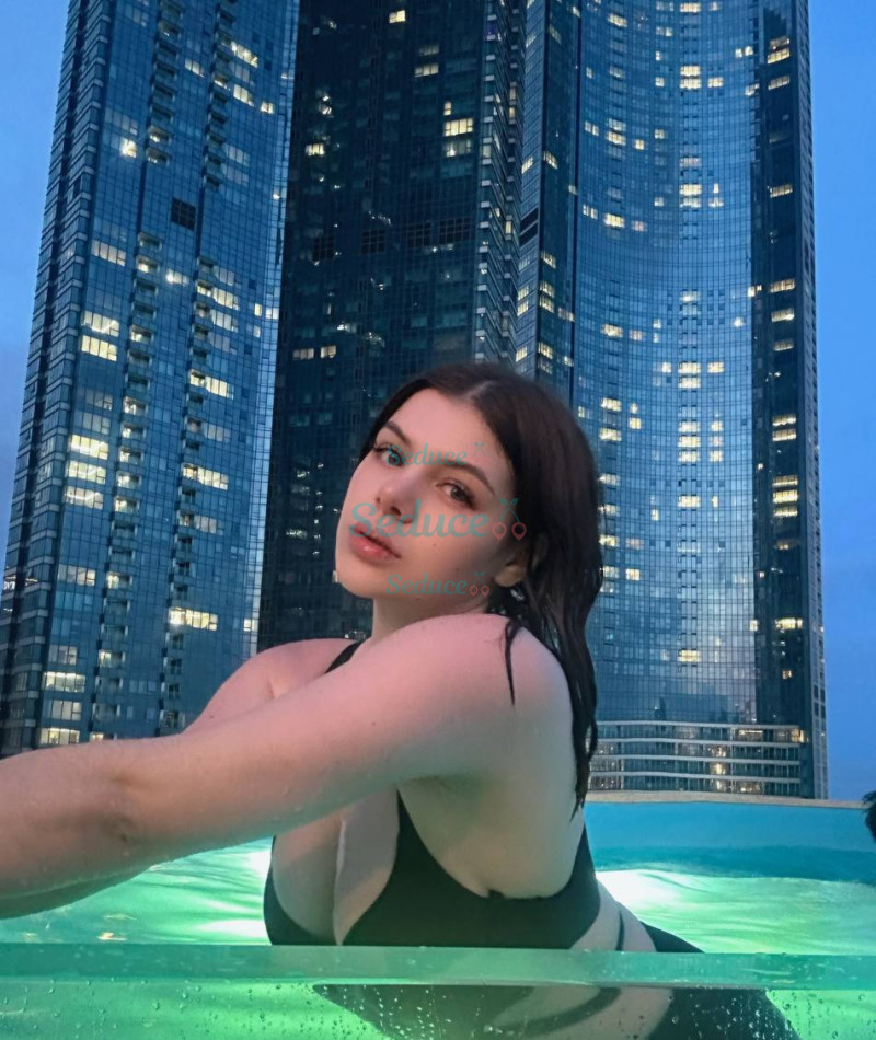 Photo escort girl Melony: the best escort service