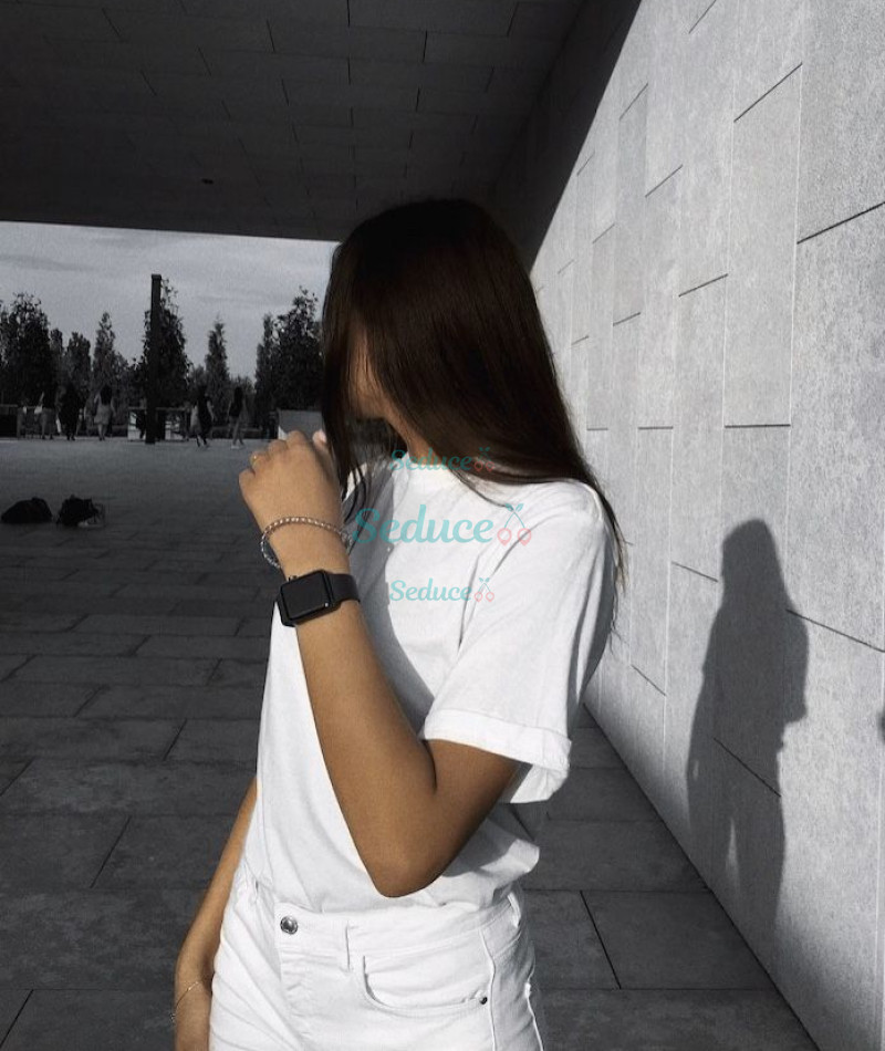 Photo escort girl Wiktoria: the best escort service