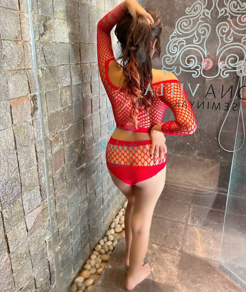 Photo escort girl Dhira: the best escort service