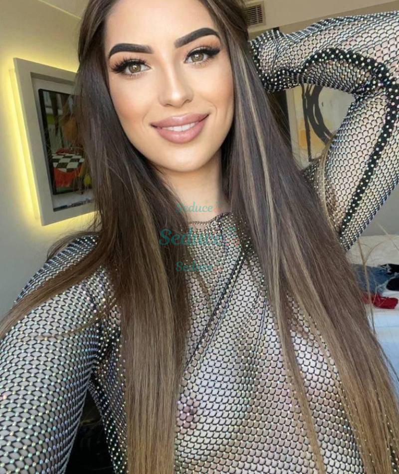 Photo escort girl Nelly : the best escort service