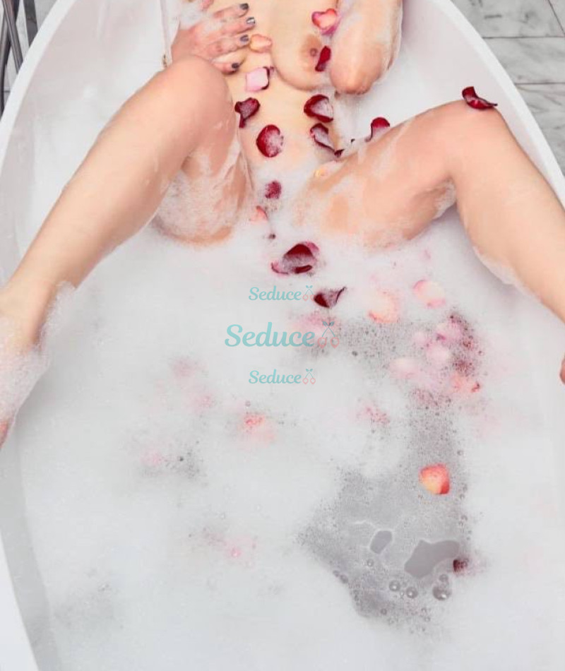 Photo escort girl Flora: the best escort service