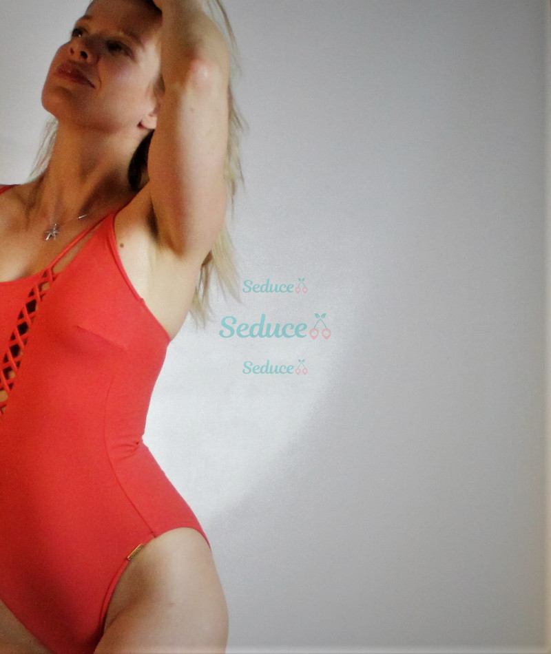 Photo escort girl Alina: the best escort service
