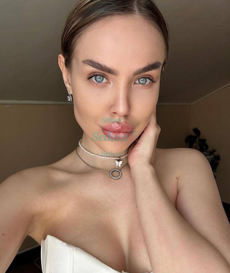 Photo escort girl Sabrina: the best escort service