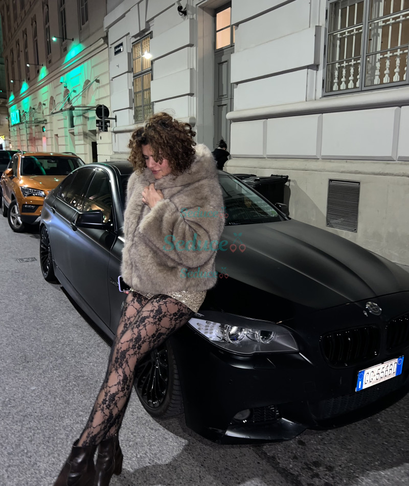 Photo escort girl Erye: the best escort service