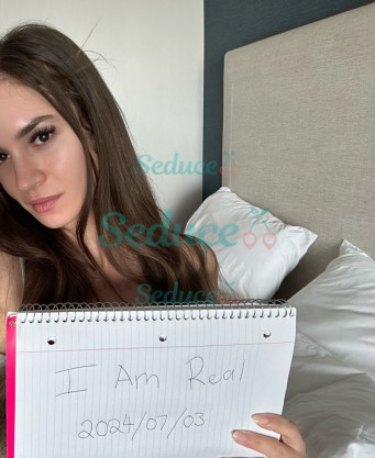 Photo escort girl Violet Winters: the best escort service