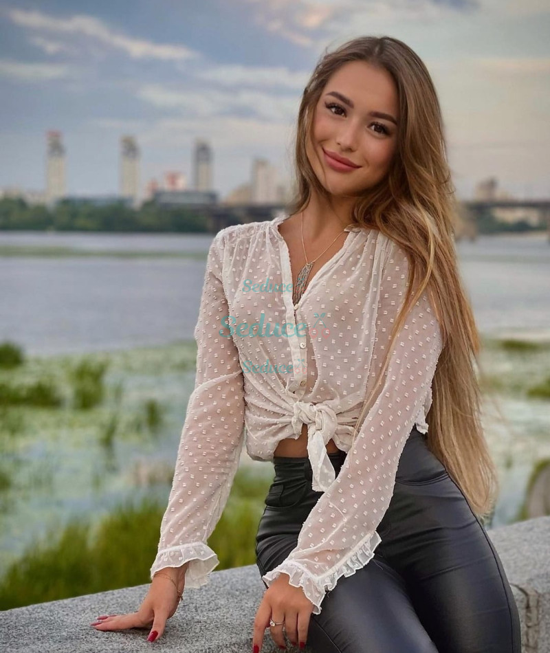 Photo escort girl Irina: the best escort service
