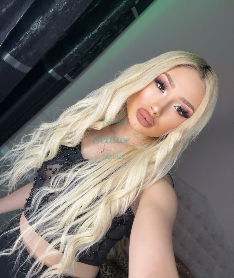 Photo escort girl Vika: the best escort service