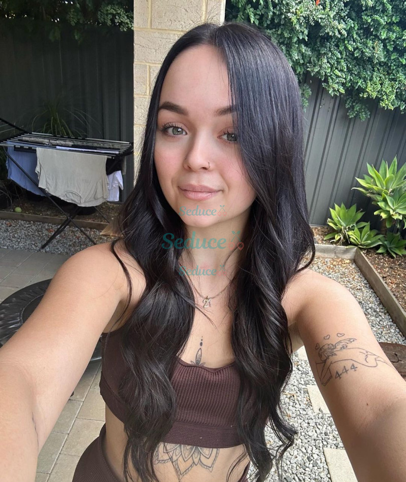 Photo escort girl Bany: the best escort service