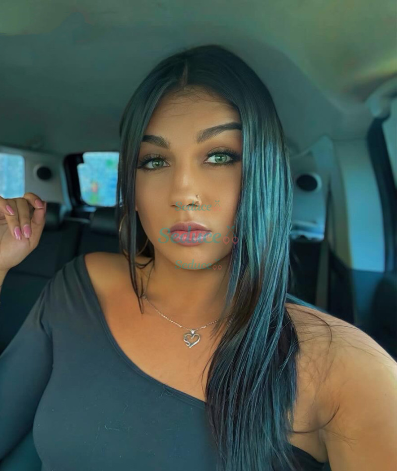 Photo escort girl Khloe: the best escort service