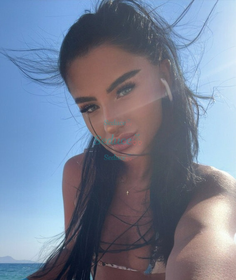 Photo escort girl Daphne: the best escort service