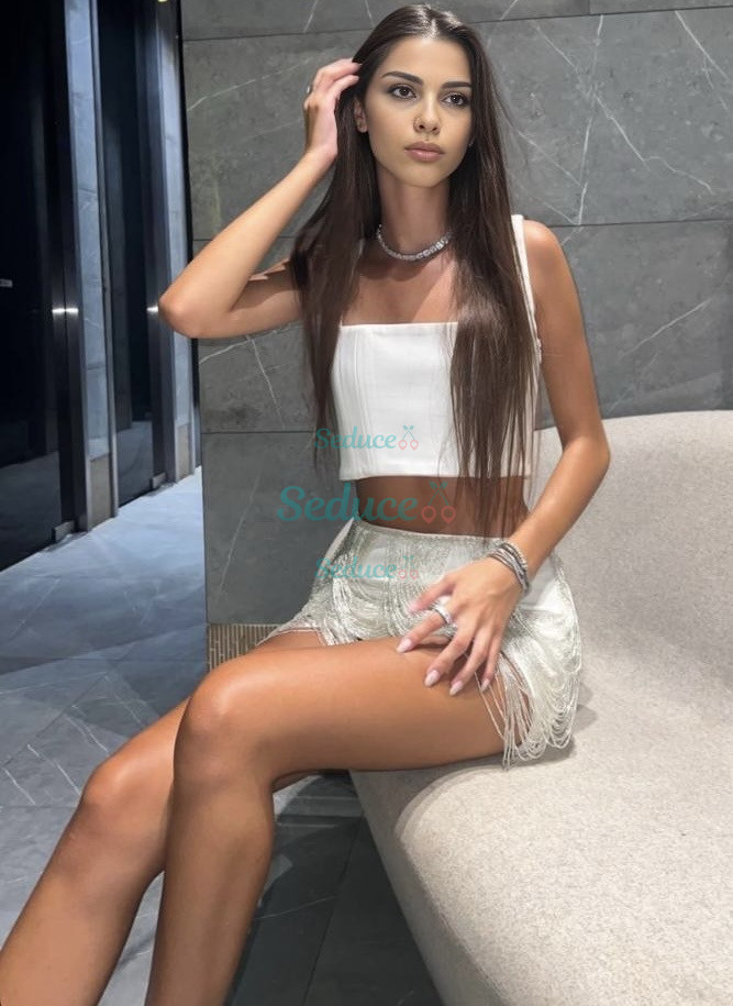 Photo escort girl Elya: the best escort service