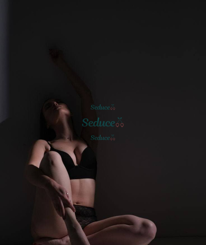 Photo escort girl Cat: the best escort service