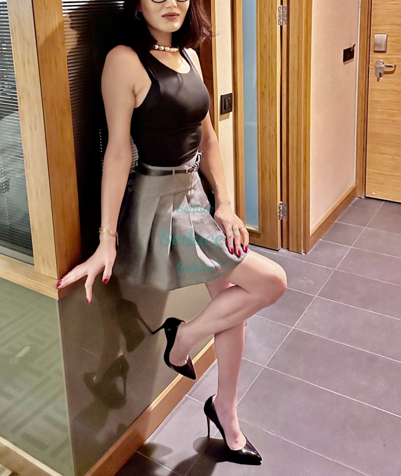 Photo escort girl Aya Zengin: the best escort service