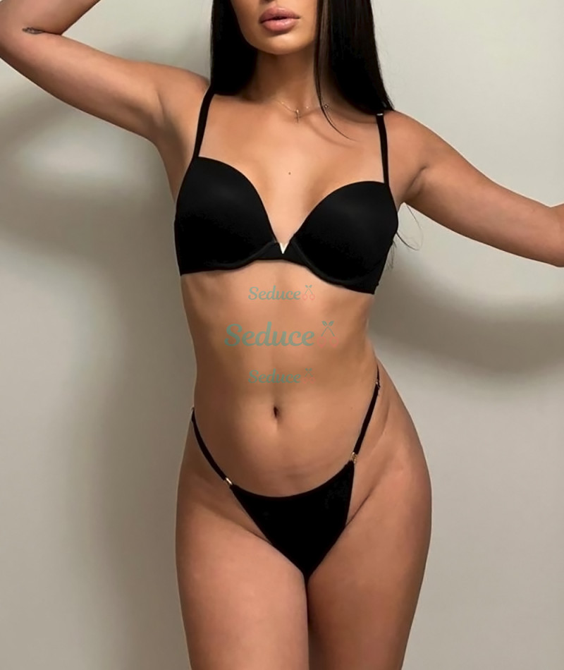 Photo escort girl Courtney: the best escort service