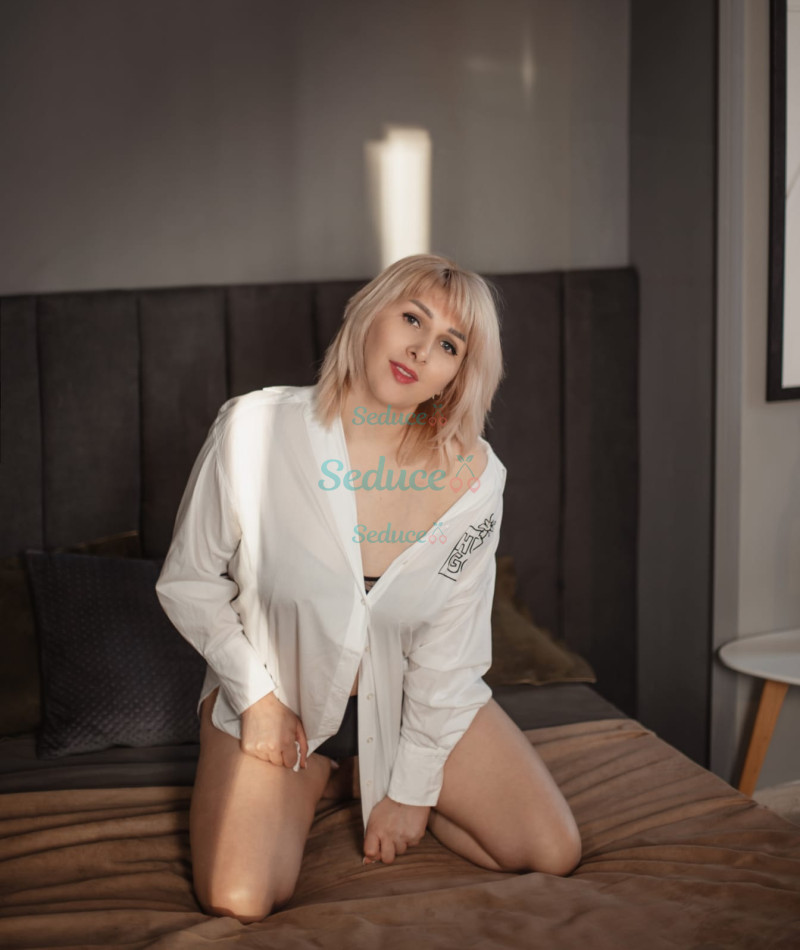 Photo escort girl Nely: the best escort service
