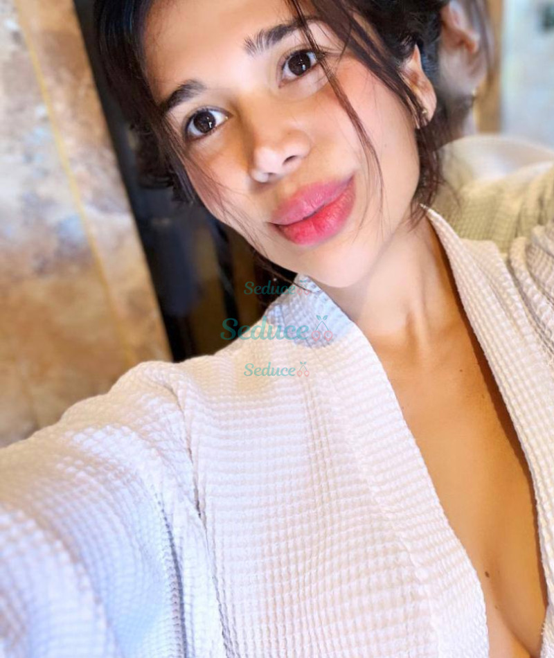 Photo escort girl Maya: the best escort service