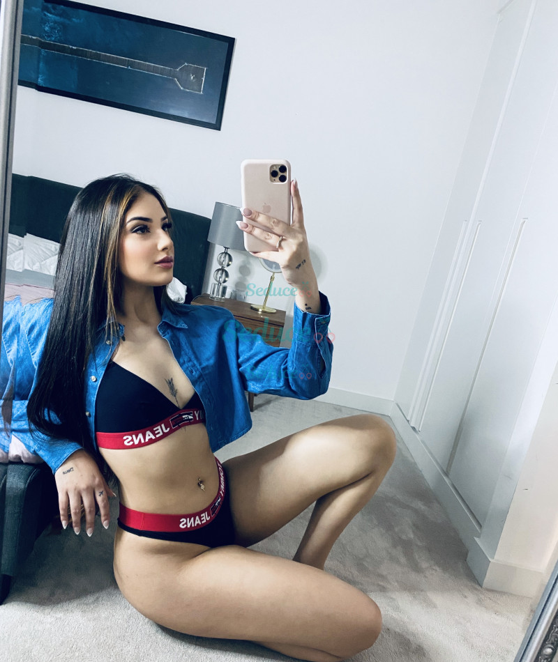 Photo escort girl Camila : the best escort service