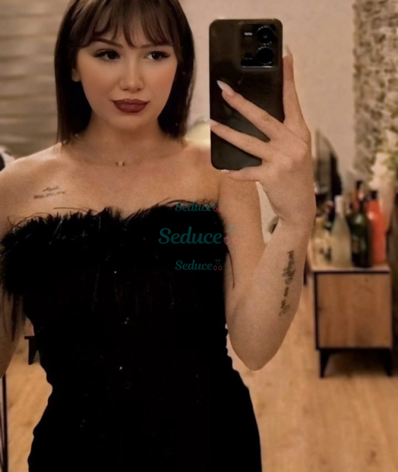 Photo escort girl Aden: the best escort service