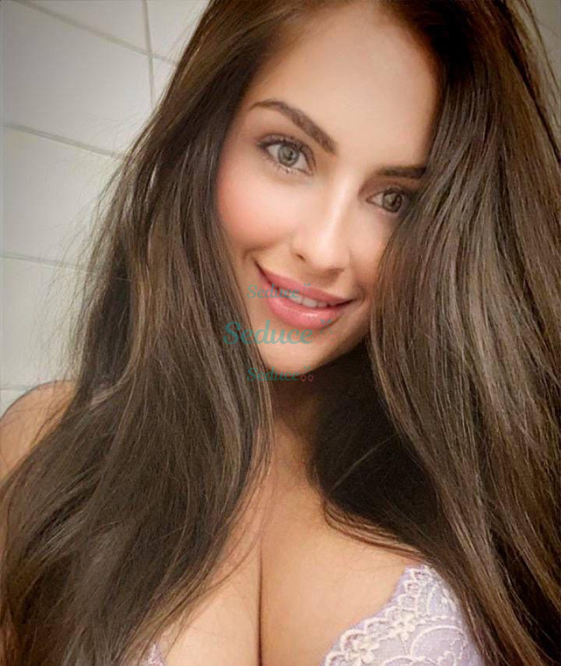 Photo escort girl Helen : the best escort service