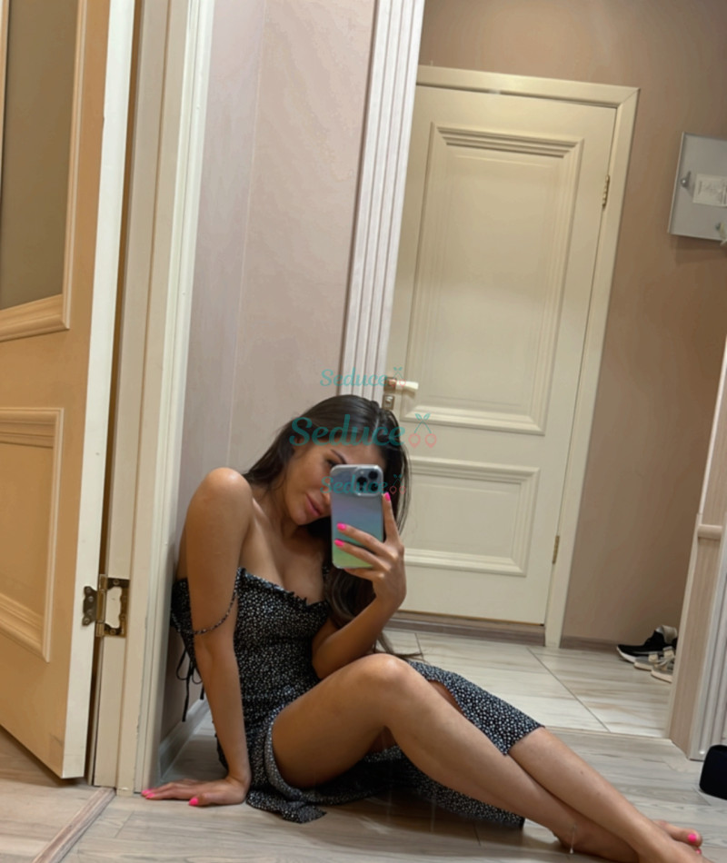 Photo escort girl Arina : the best escort service