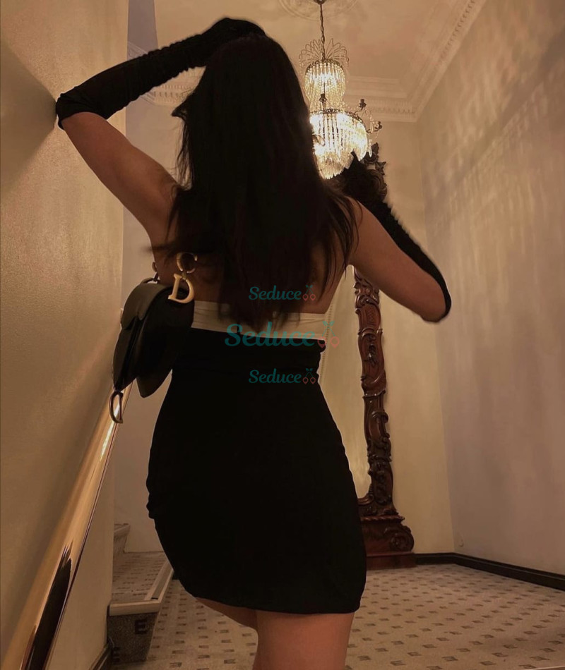 Photo escort girl Debby: the best escort service