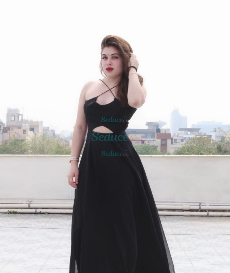 Photo escort girl Pinki Mathur: the best escort service