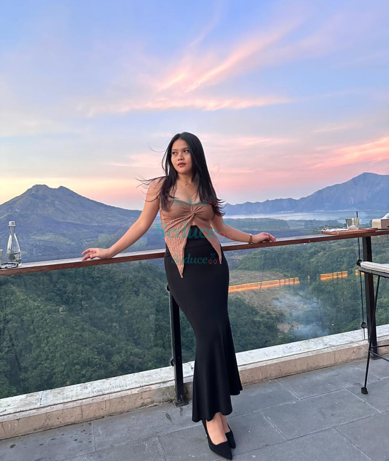 Photo escort girl Alona Gabriella: the best escort service