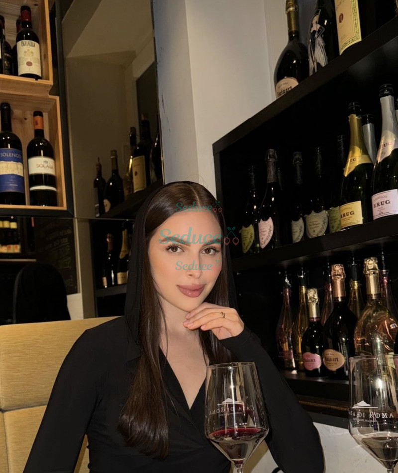 Photo escort girl Lara: the best escort service