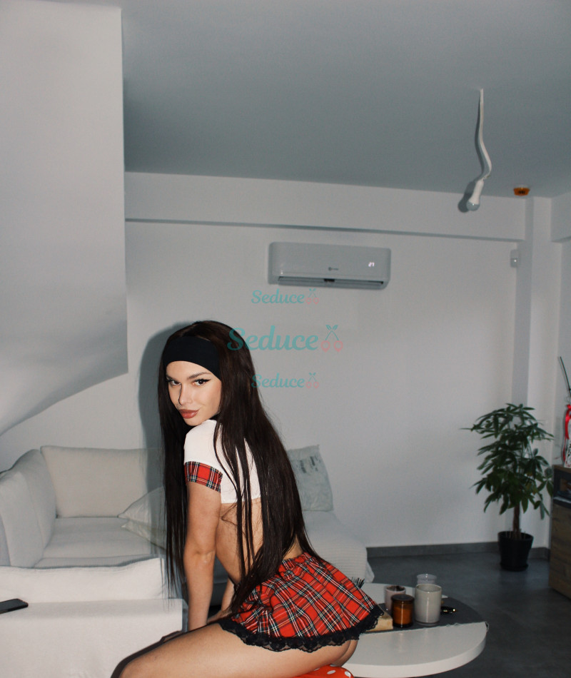Photo escort girl Lia Stange: the best escort service