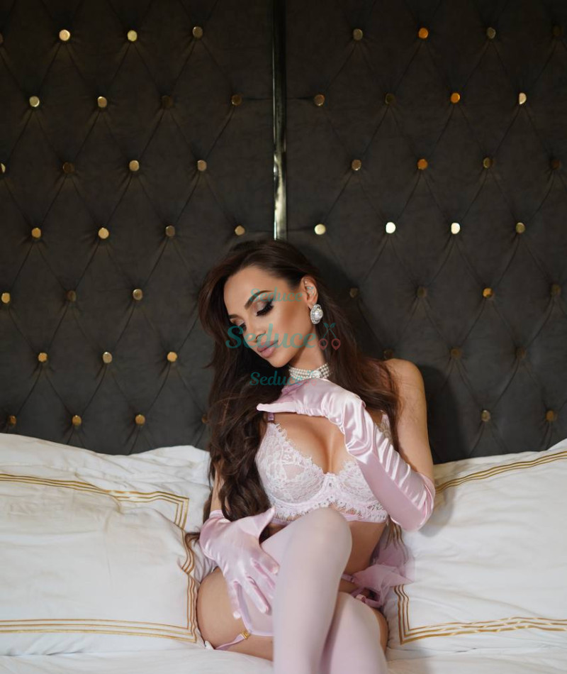 Photo escort girl Laviniya: the best escort service