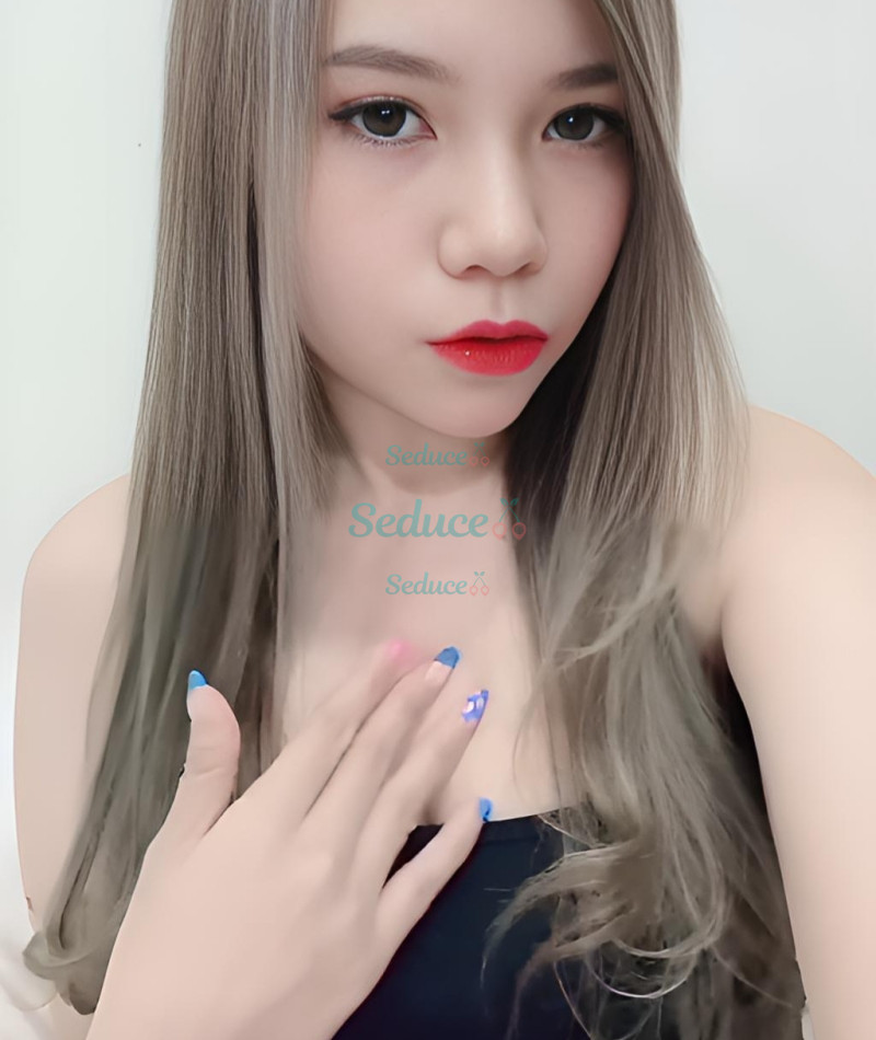 Photo escort girl Riska: the best escort service