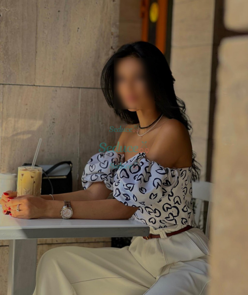 Photo escort girl Alina: the best escort service